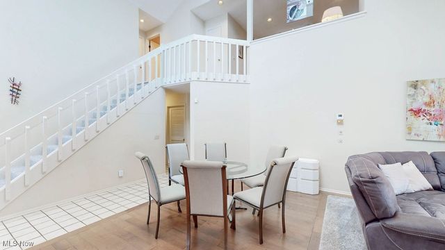 16 Deerfield Lane, Beachwood, OH 44122