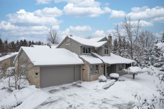 16 Deerfield Lane, Beachwood, OH 44122