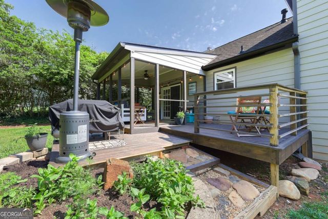 4488 Whitt Station Run NW, Acworth, GA 30101