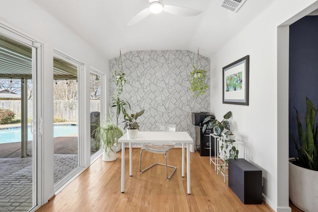 8487 Swift Avenue, Dallas, TX 75228