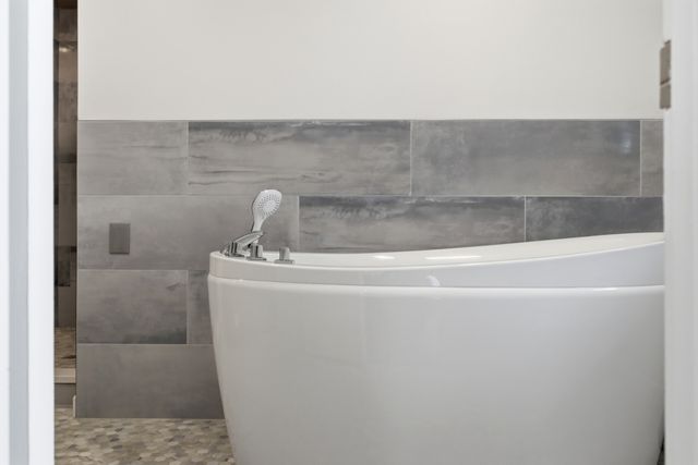 8487 Swift Avenue, Dallas, TX 75228