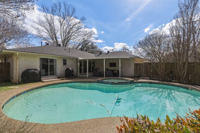 8487 Swift Avenue, Dallas, TX 75228