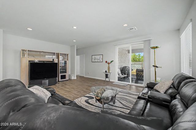 2120 W OLIVIA Drive, San Tan Valley, AZ 85144