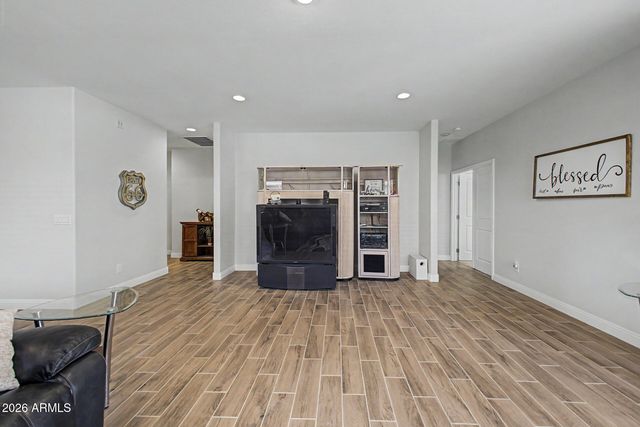 2120 W OLIVIA Drive, San Tan Valley, AZ 85144