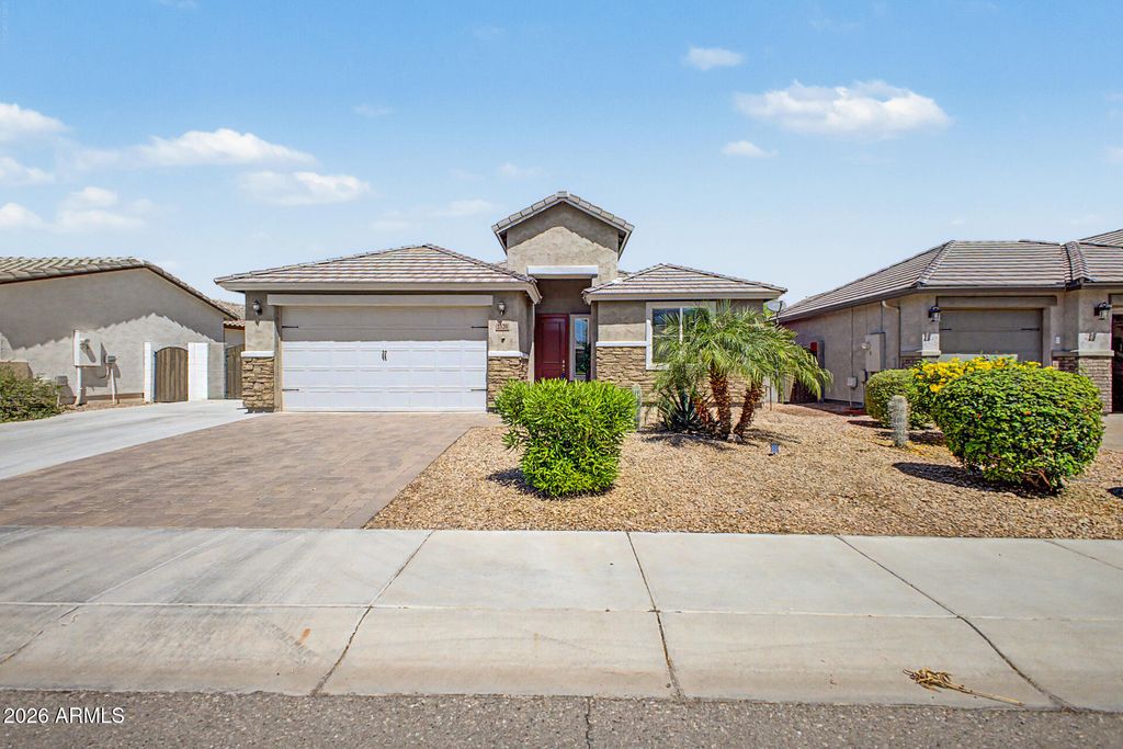2120 W OLIVIA Drive, San Tan Valley, AZ 85144