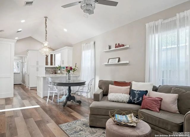 1006 Center, San Antonio, TX 78202