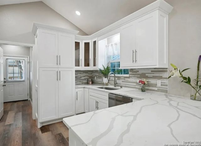 1006 Center, San Antonio, TX 78202