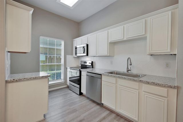 2710 Grants Lake Boulevard S6, Sugar Land, TX 77479