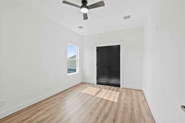 11625 N D Street, La Porte, TX 77571