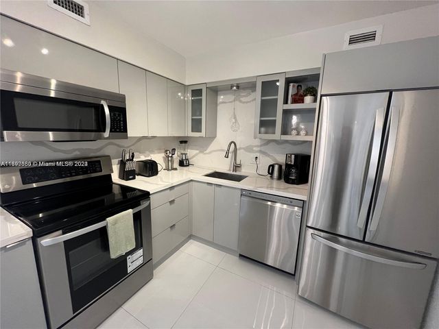 5161 COLLINS AVE 1403, Miami Beach, FL 33140