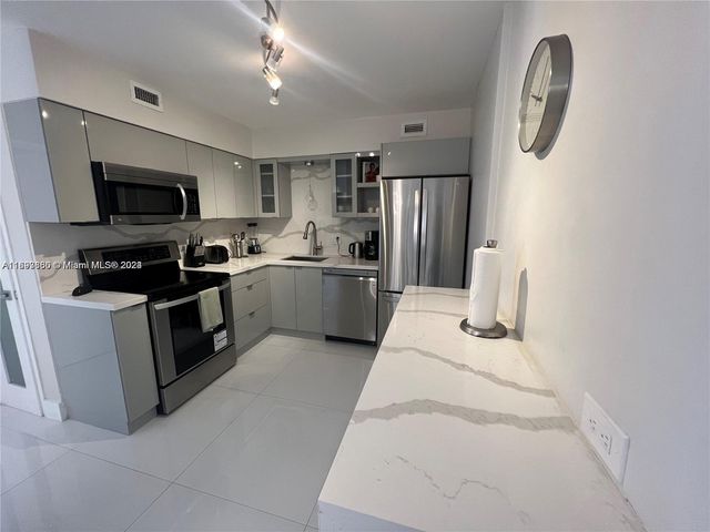 5161 COLLINS AVE 1403, Miami Beach, FL 33140