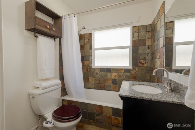 3810 S D Street, Tacoma, WA 98418