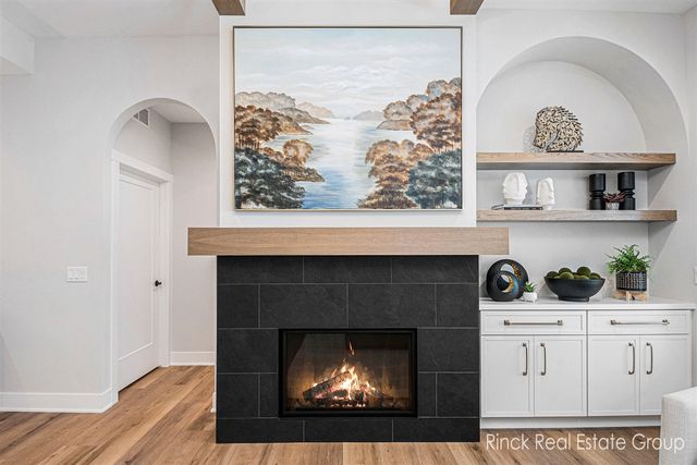 3370 Ravinewood Ct Court 19, Jenison, MI 49428