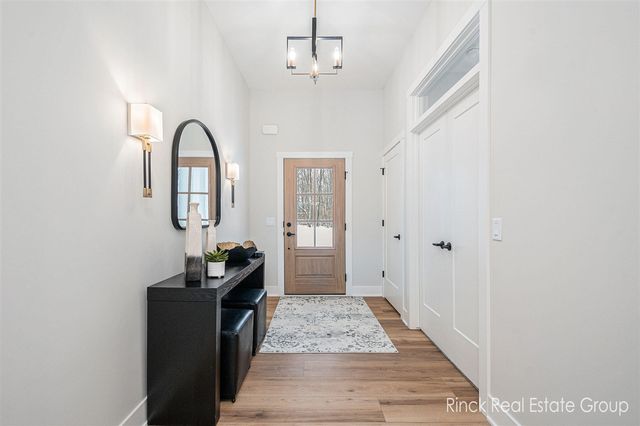 3370 Ravinewood Ct Court 19, Jenison, MI 49428