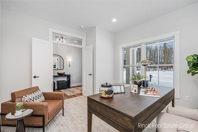 3370 Ravinewood Ct Court 19, Jenison, MI 49428