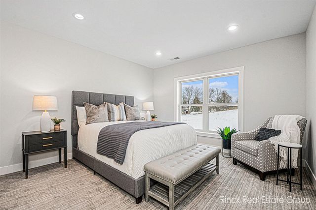 3370 Ravinewood Ct Court 19, Jenison, MI 49428