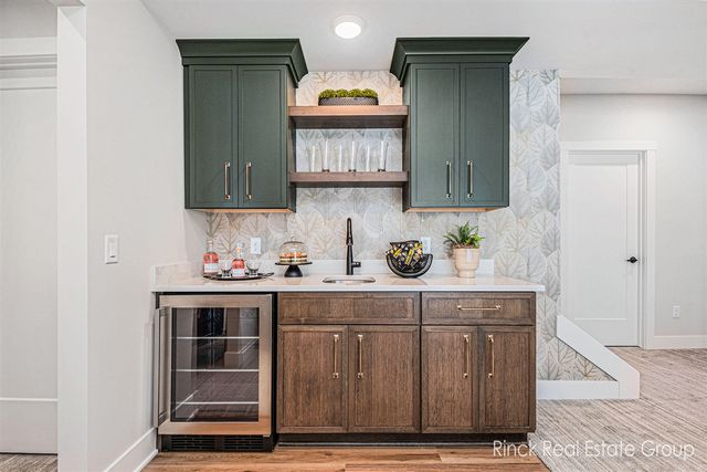 3370 Ravinewood Ct Court 19, Jenison, MI 49428