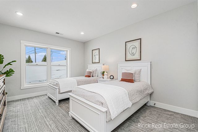 3370 Ravinewood Ct Court 19, Jenison, MI 49428