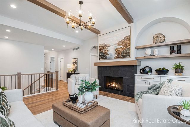 3370 Ravinewood Ct Court 19, Jenison, MI 49428