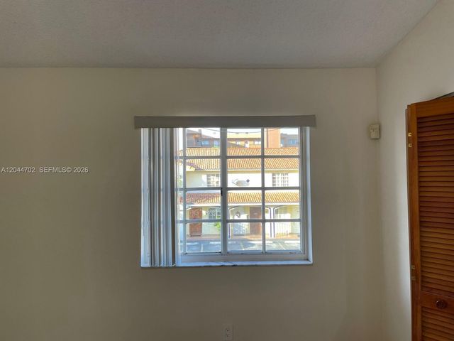 10101 W Okeechobee Road 5202, Hialeah Gardens, FL 33016