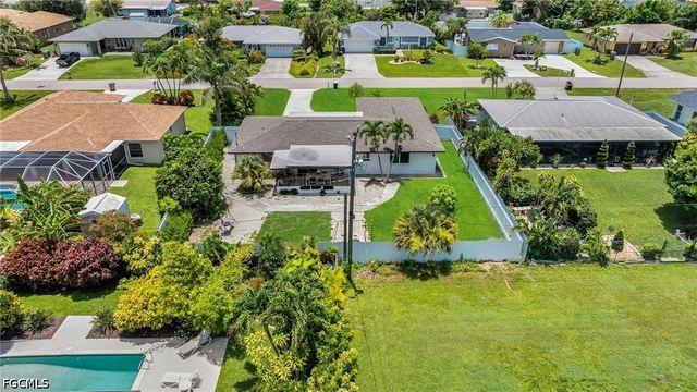 127 SE 43rd LN, Cape Coral, FL 33904