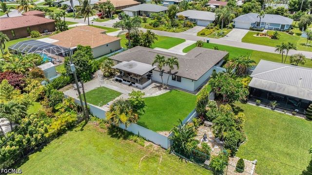 127 SE 43rd LN, Cape Coral, FL 33904