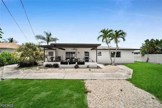 127 SE 43rd LN, Cape Coral, FL 33904