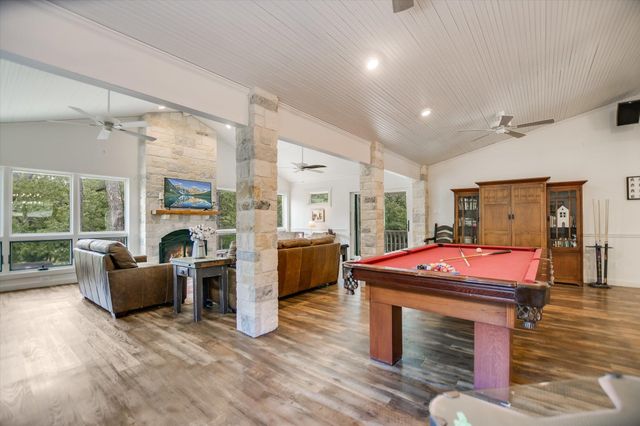 201 Sundown LN, Wimberley, TX 78676
