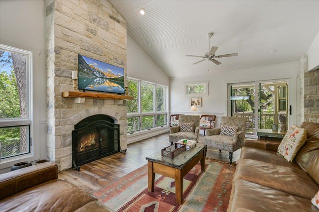 201 Sundown LN, Wimberley, TX 78676