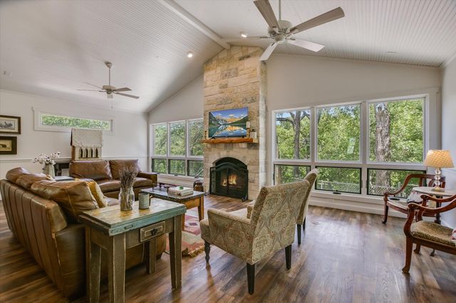 201 Sundown LN, Wimberley, TX 78676