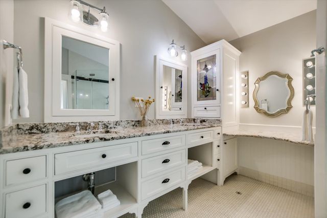 201 Sundown LN, Wimberley, TX 78676