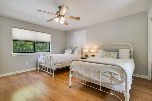 201 Sundown LN, Wimberley, TX 78676