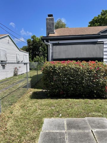 3665 SW 15th Street, Miami, FL 33145