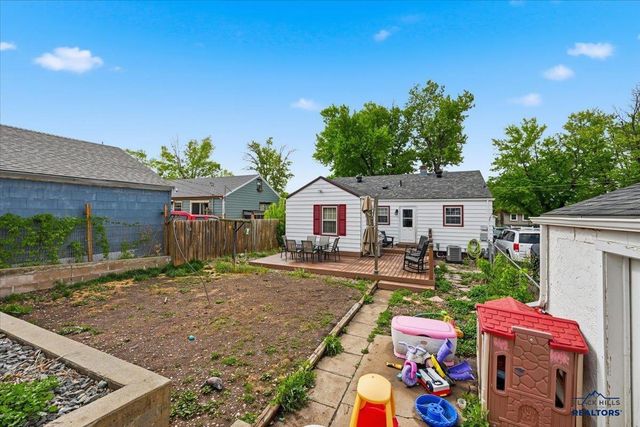 320 ST CHARLES, Rapid City, SD 57701