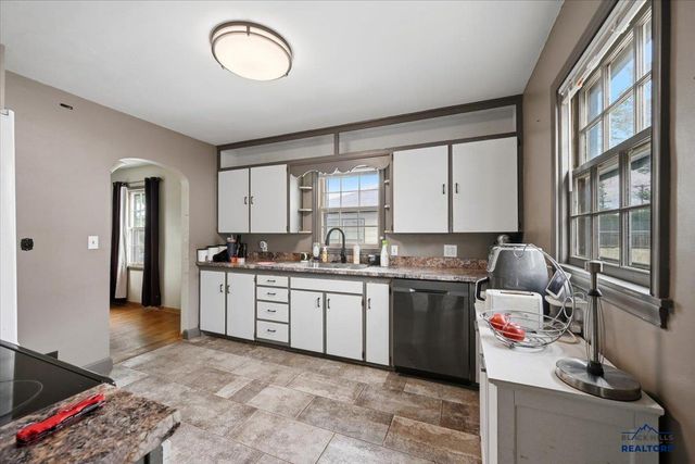 320 ST CHARLES, Rapid City, SD 57701