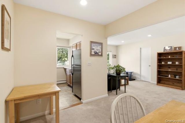 105 Prime Avenue B6, Huntington, NY 11743