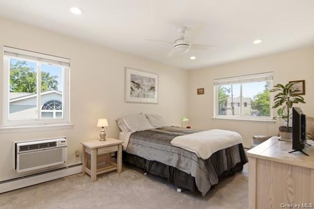 105 Prime Avenue B6, Huntington, NY 11743