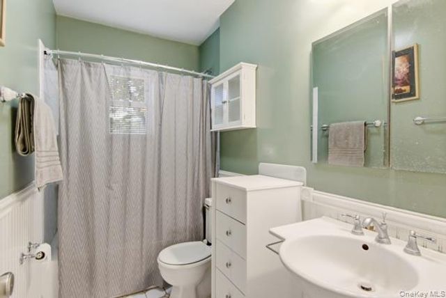 105 Prime Avenue B6, Huntington, NY 11743