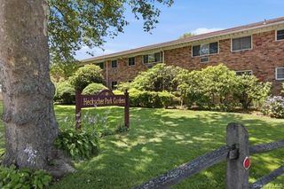 105 Prime Avenue B6, Huntington, NY 11743