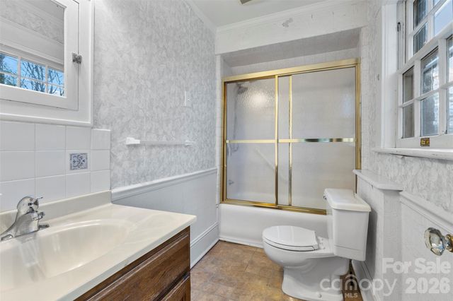 708 E Lake Drive, Greensboro, NC 27401