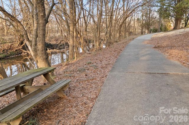 708 E Lake Drive, Greensboro, NC 27401