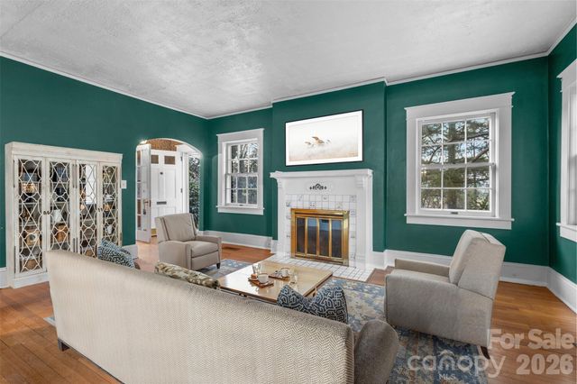 708 E Lake Drive, Greensboro, NC 27401