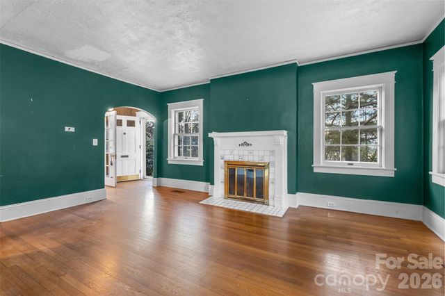 708 E Lake Drive, Greensboro, NC 27401