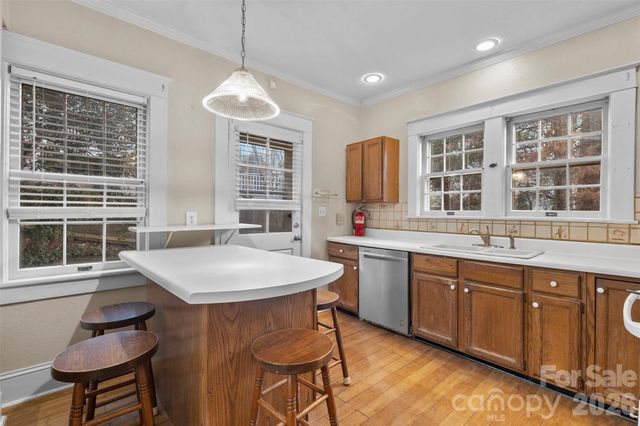 708 E Lake Drive, Greensboro, NC 27401