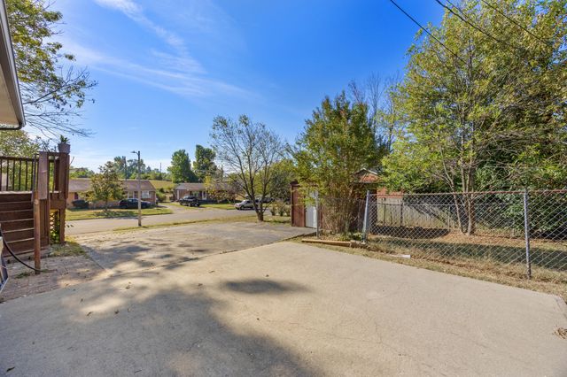 1316 Jannelle Court, Lexington, KY 40517