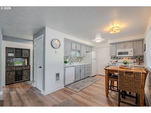 3837 Ne 45TH St, Vancouver, WA 98661