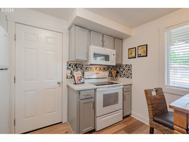 3837 Ne 45TH St, Vancouver, WA 98661