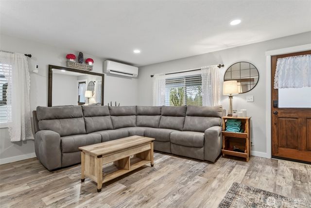 615 NE 257th Avenue, Camas, WA 98607