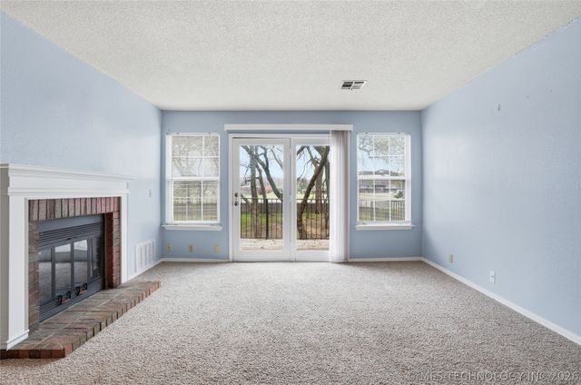 6251 S Yorktown Place 23U, Tulsa, OK 74136