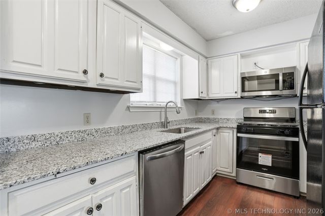 6251 S Yorktown Place 23U, Tulsa, OK 74136